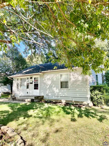 $124,900 | 912 Southwest Frazier Avenue, Topeka, KS 66606