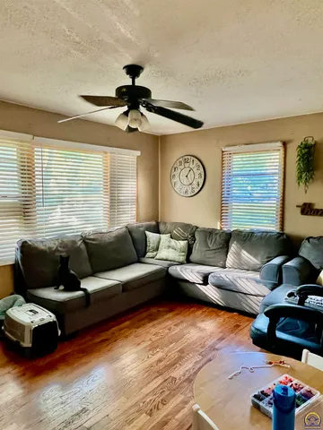 $124,900 | 912 Southwest Frazier Avenue, Topeka, KS 66606