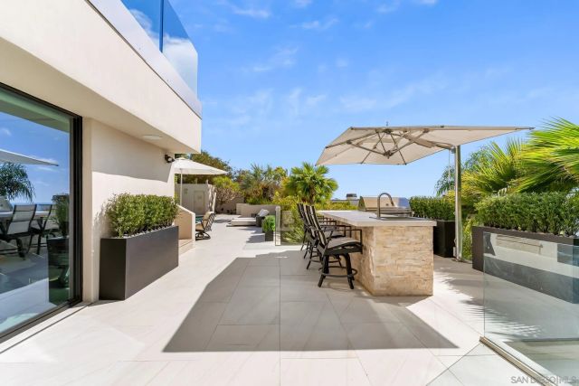 a view of utility room