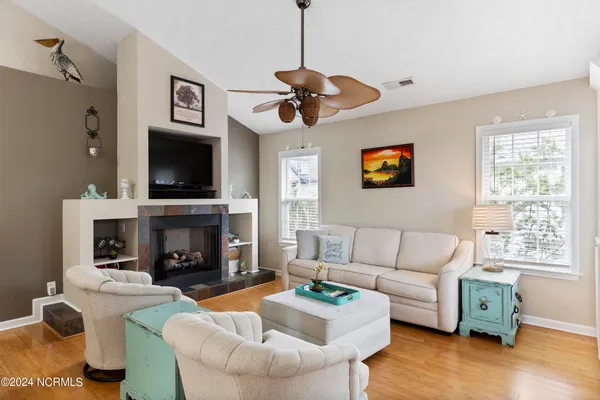 $3,600 | 116 Palm Breeze Drive, Carolina Beach, NC 28428