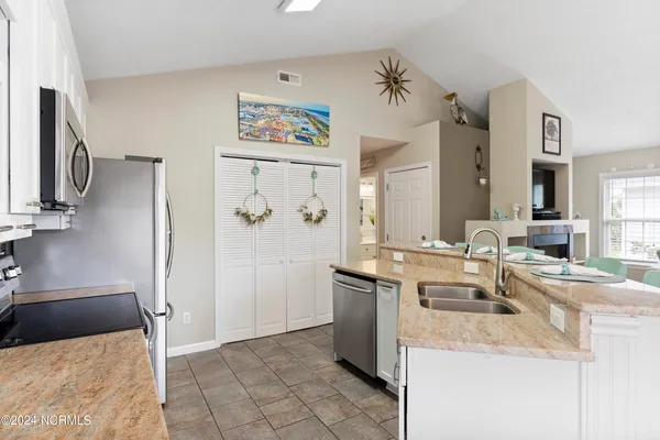 $3,600 | 116 Palm Breeze Drive, Carolina Beach, NC 28428