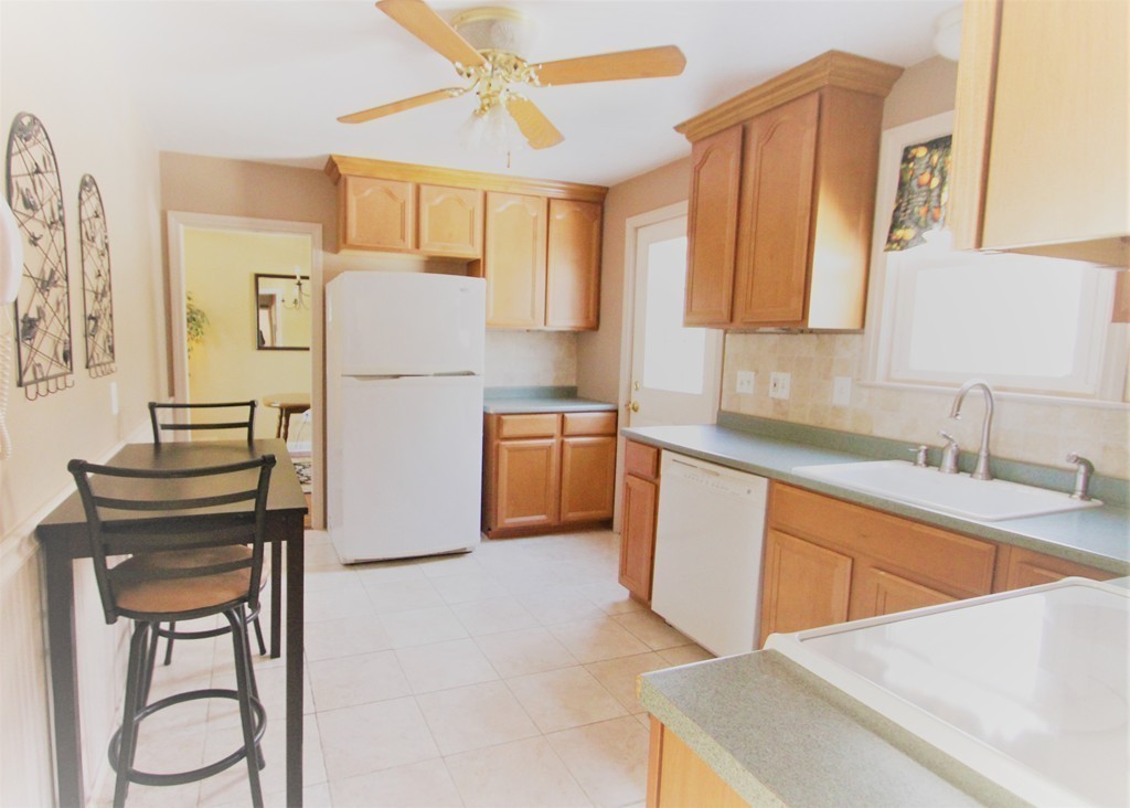19 Old Charter Road Marlborough, MA 01752 - Photo 5 of 22 Gallery Image 5