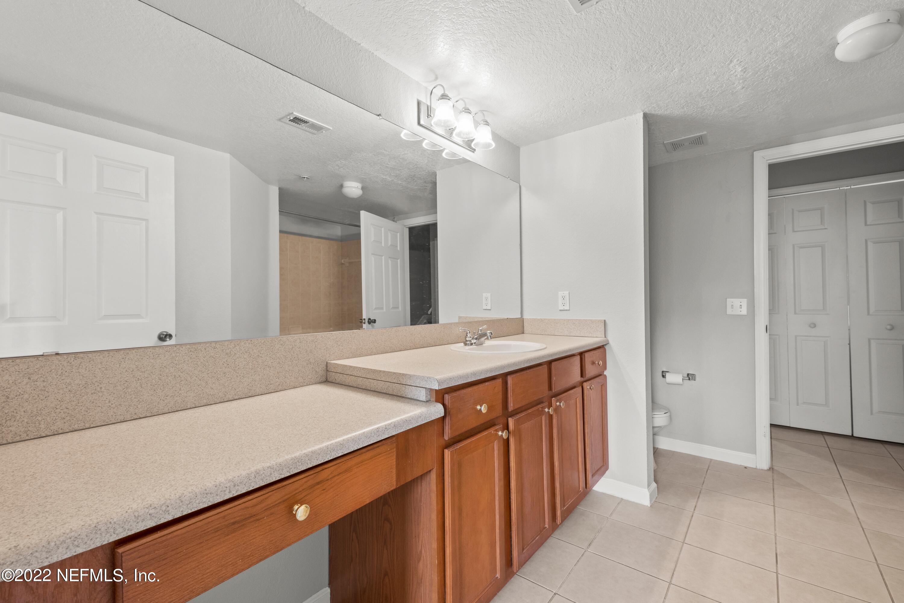 8550 Touchton Road, Unit 821 Jacksonville, FL 32216 - Photo 18 of 58 Owner's Bathroom