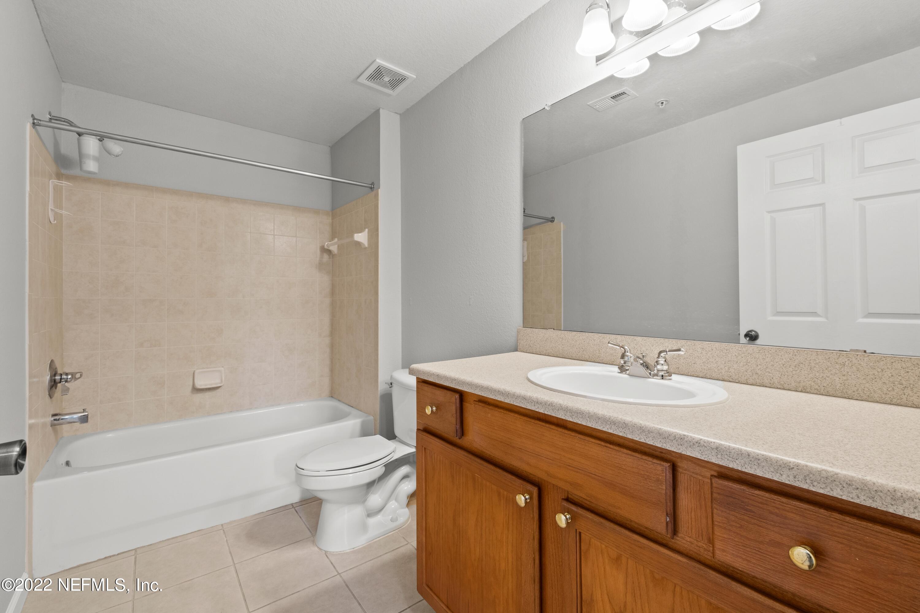8550 Touchton Road, Unit 821 Jacksonville, FL 32216 - Photo 23 of 58 Guest Bathroom