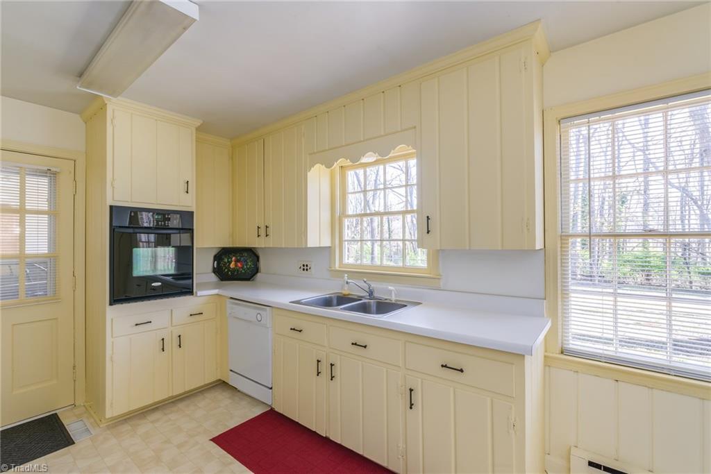 2131 Independence Road Winston-Salem, NC 27106 - Photo 3 of 16 Gallery Image 3