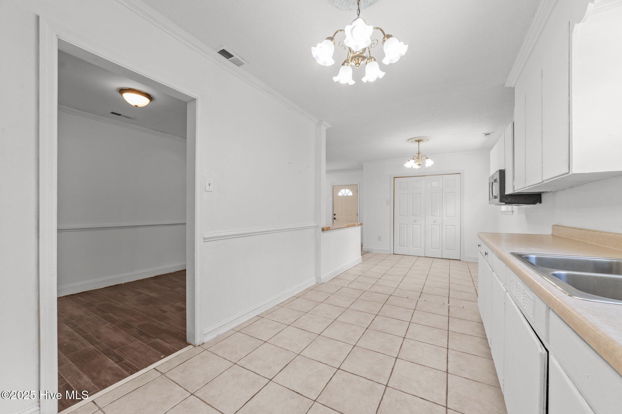 616 Larkspur Road Kinston, NC 28501 - Photo 18 of 49 Kitchen
