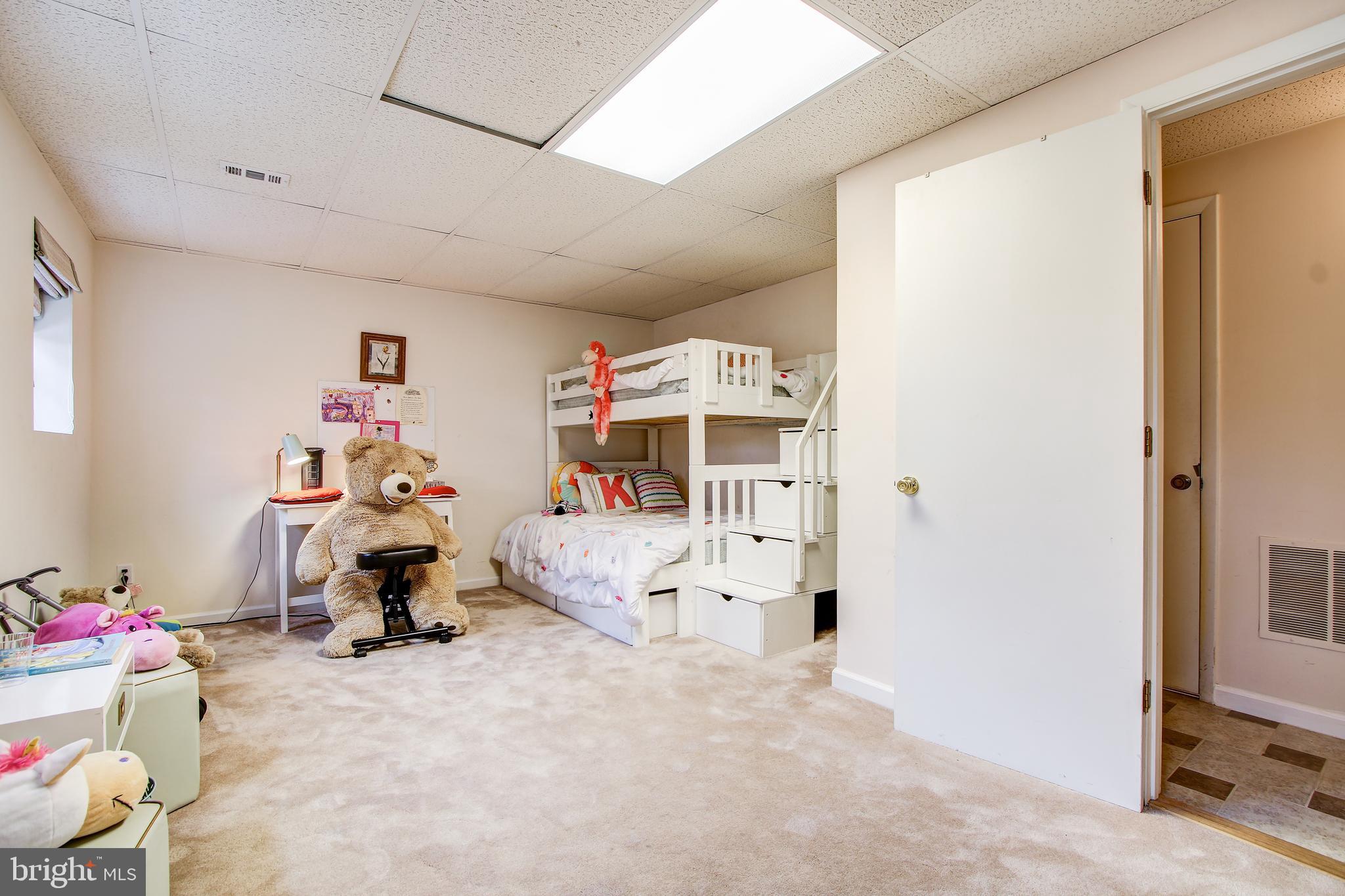 2324 Archdale Road Reston, VA 20191 - Photo 28 of 36