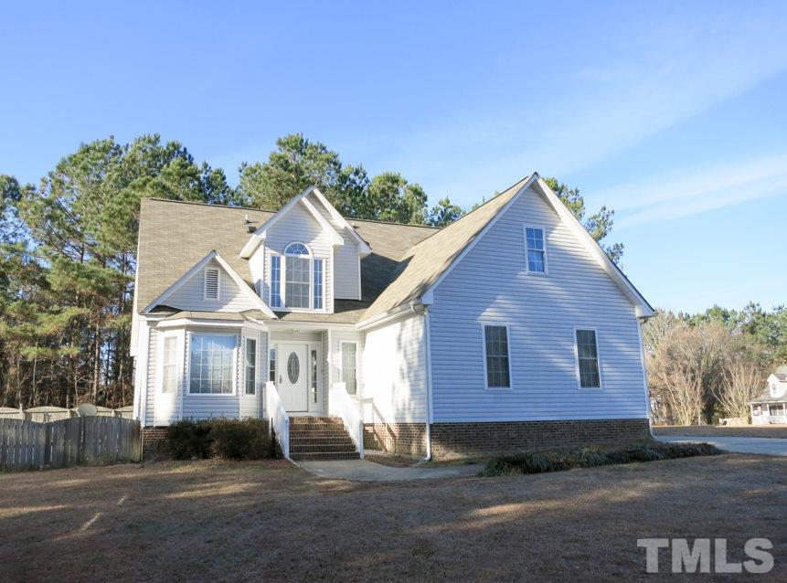 2845 Praire View Point Wendell, NC 27591 - Photo 1 of 25 Great 4BR/2.5BA/2055sf 1.5-story home on wooded 1.03 ac lot in Wendell's Wake Wynds, near Hwy 264/495/87 for easy commuting! Attached 2-car side-load Garage!