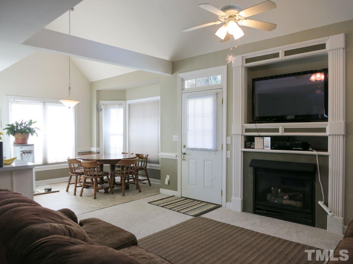 2845 Praire View Point Wendell, NC 27591 - Photo 7 of 25 Another view of the spacious vaulted Living Rm, which is open to the B'fast area.