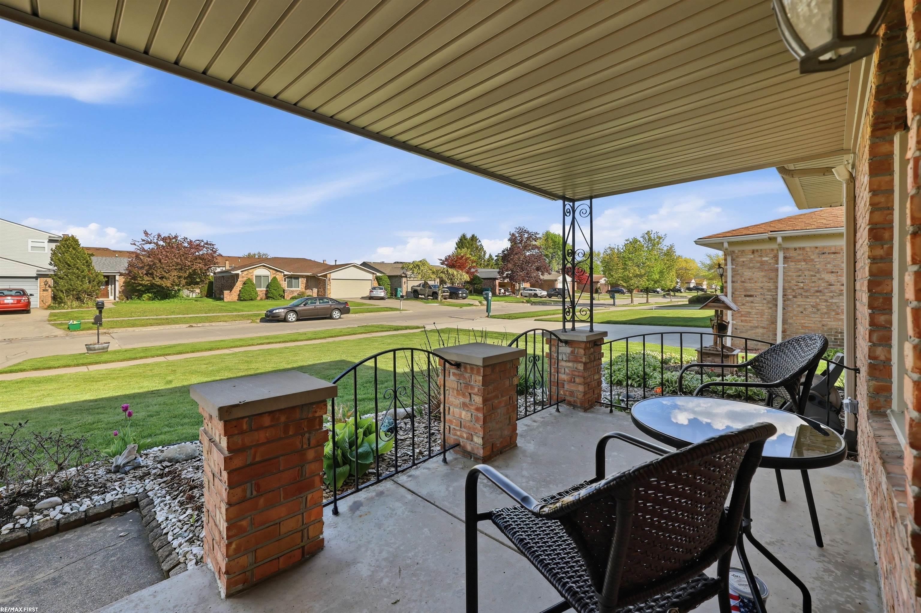 47651 Chrys Road Macomb, MI 48044 - Photo 5 of 46