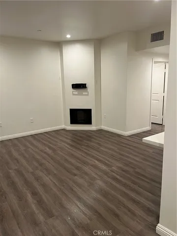 $2,850 | 137 West 6th Street, Unit 204, Long Beach, CA 90802