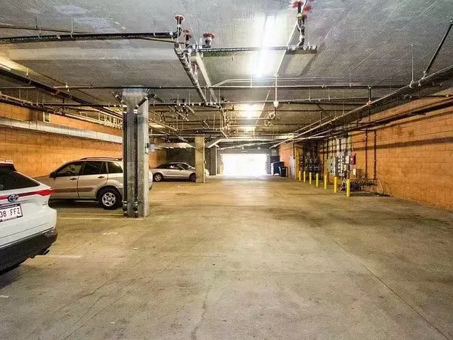 $2,850 | 137 West 6th Street, Unit 204, Long Beach, CA 90802