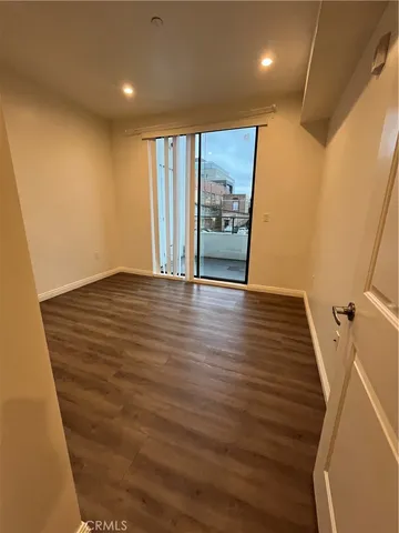 $2,850 | 137 West 6th Street, Unit 204, Long Beach, CA 90802