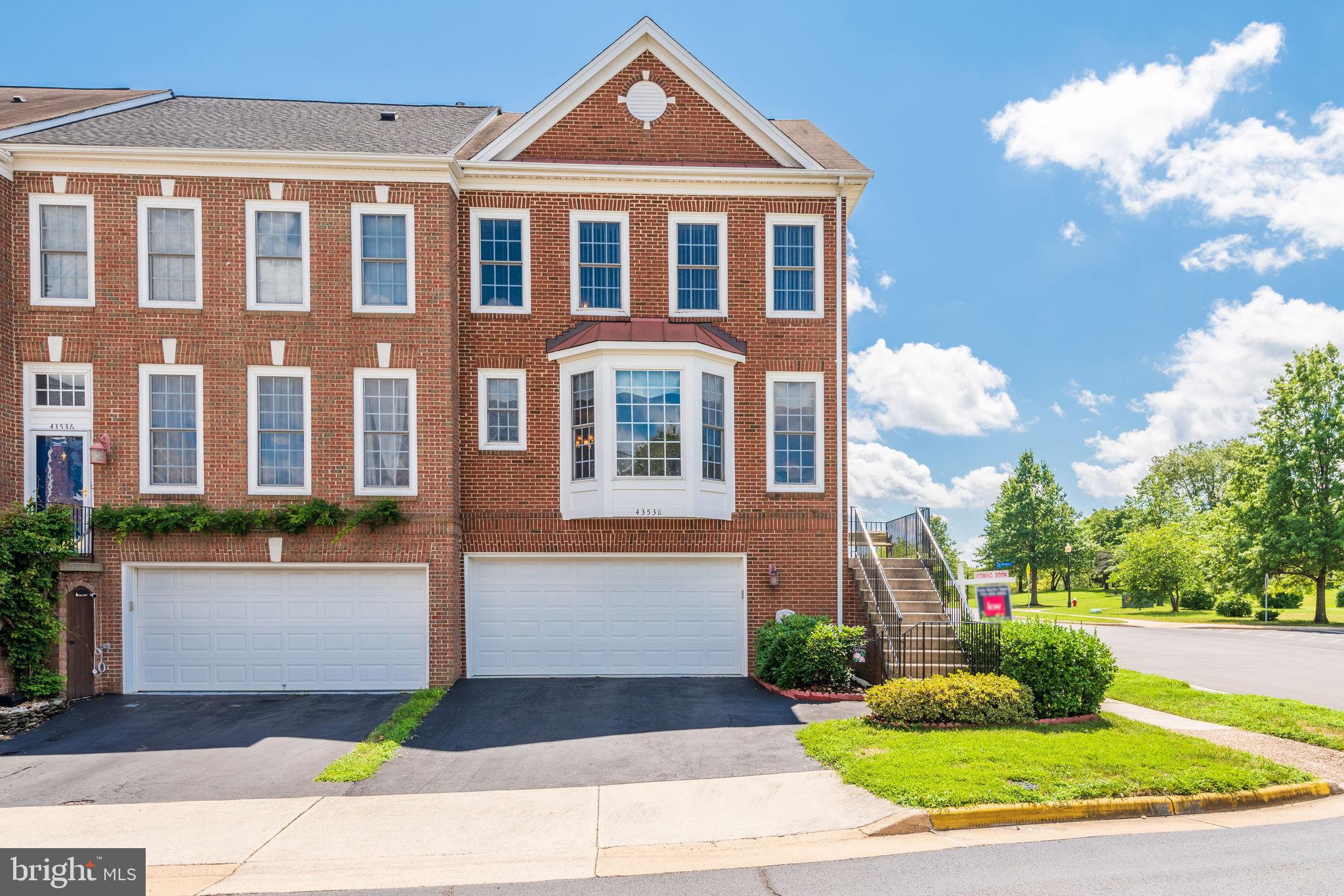 43538 Hubbard Square Chantilly, VA 20152 - Photo 2 of 65