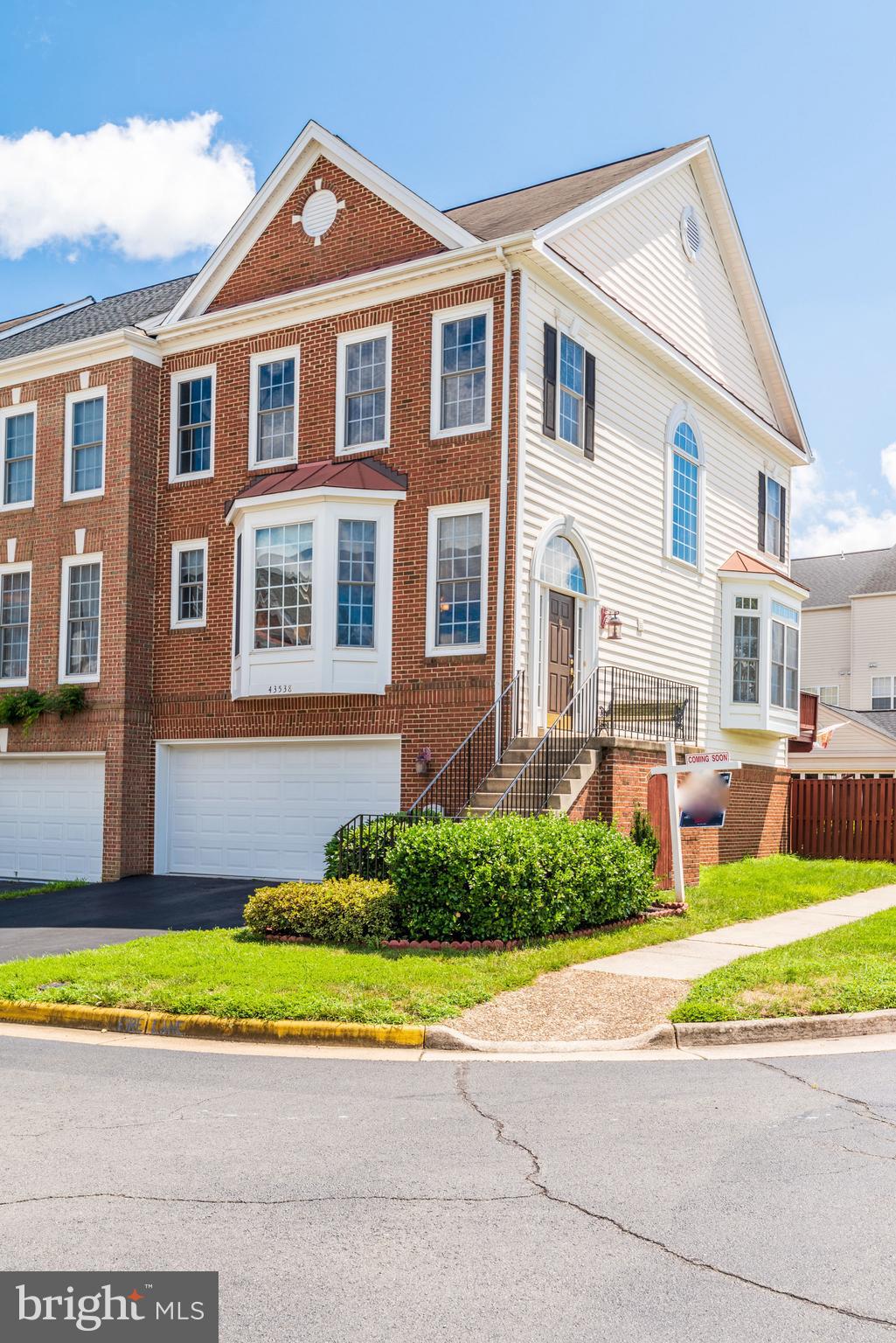 43538 Hubbard Square Chantilly, VA 20152 - Photo 3 of 65