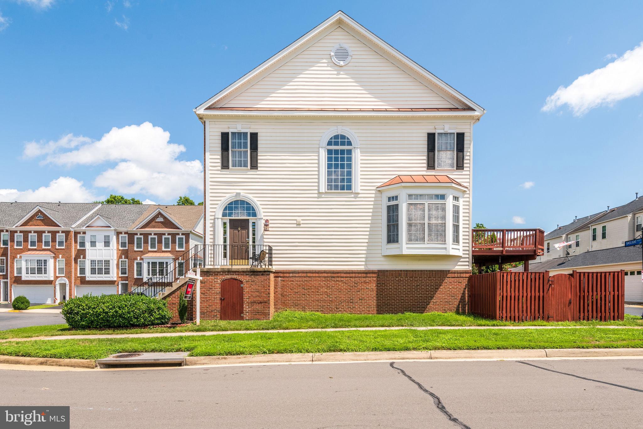 43538 Hubbard Square Chantilly, VA 20152 - Photo 4 of 65
