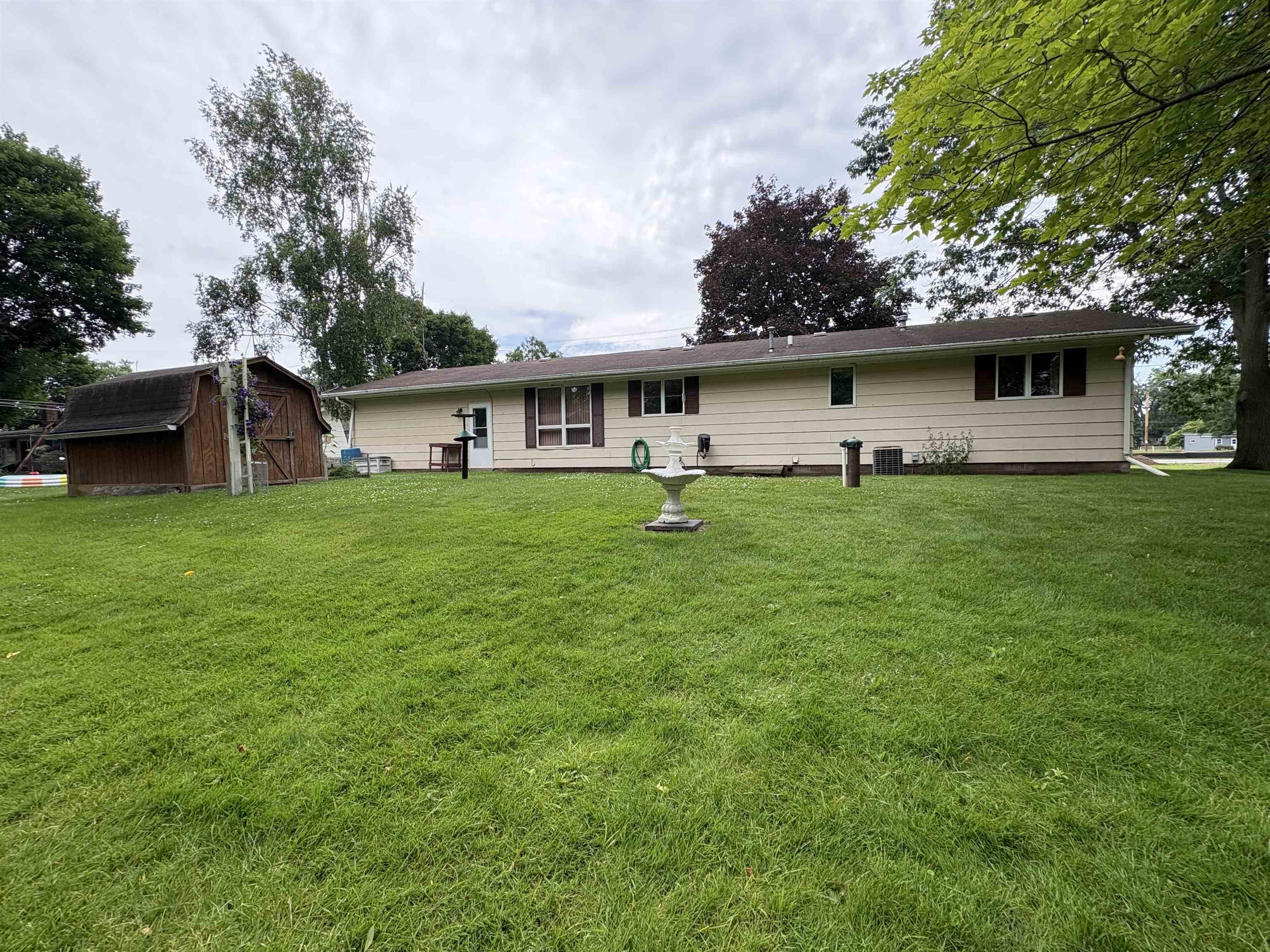 205 North Meyer Street Cecil, WI 54111 - Photo 23 of 25