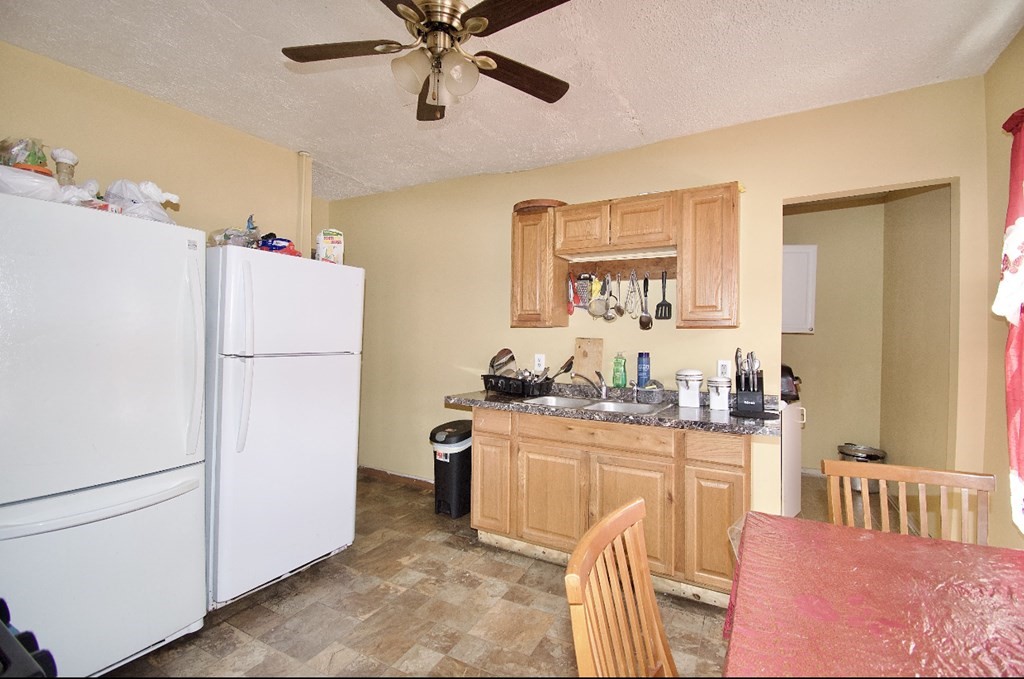 4-6 Wolcott Street Springfield, MA 01104 - Photo 3 of 10 Gallery Image 3