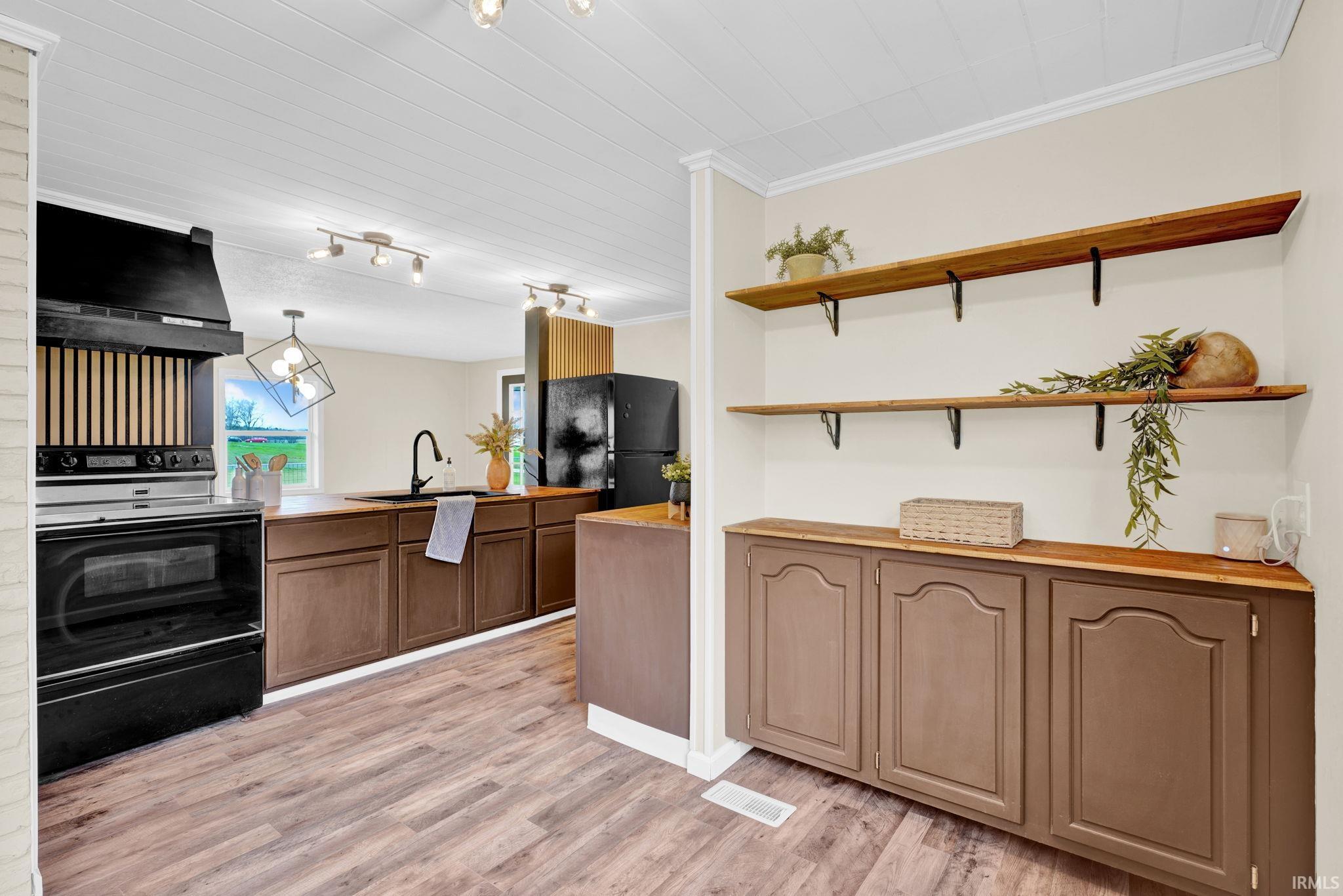 602 Noe Road Orleans, IN 47452 - Photo 8 of 21