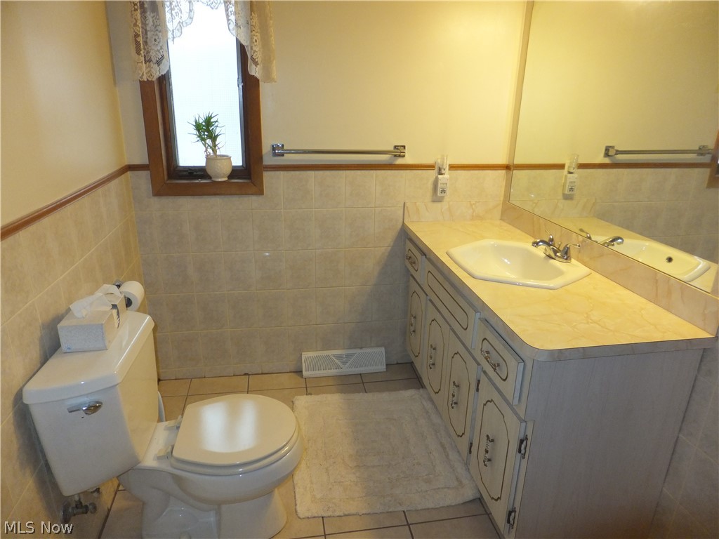 8605 Biddulph Road Brooklyn, OH 44144 - Photo 18 of 24