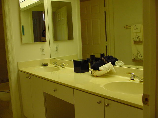 5698 Regency Circle East Boca Raton, FL 33496 - Photo 12 of 18 Bathroom 2