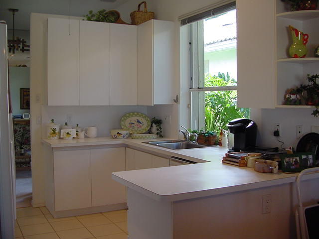 5698 Regency Circle East Boca Raton, FL 33496 - Photo 4 of 18 Kitchen