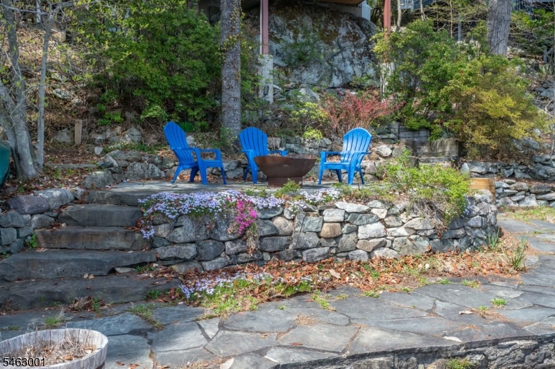 106 Demarest Road Bloomingdale, NJ 07403 - Photo 23 of 37 Gallery Image 23
