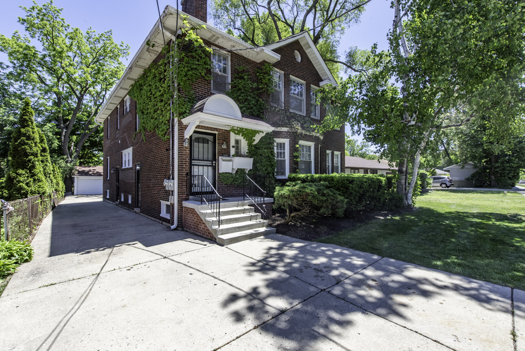 1609 North Sheridan Road Waukegan, IL 60085 - Photo 2 of 29