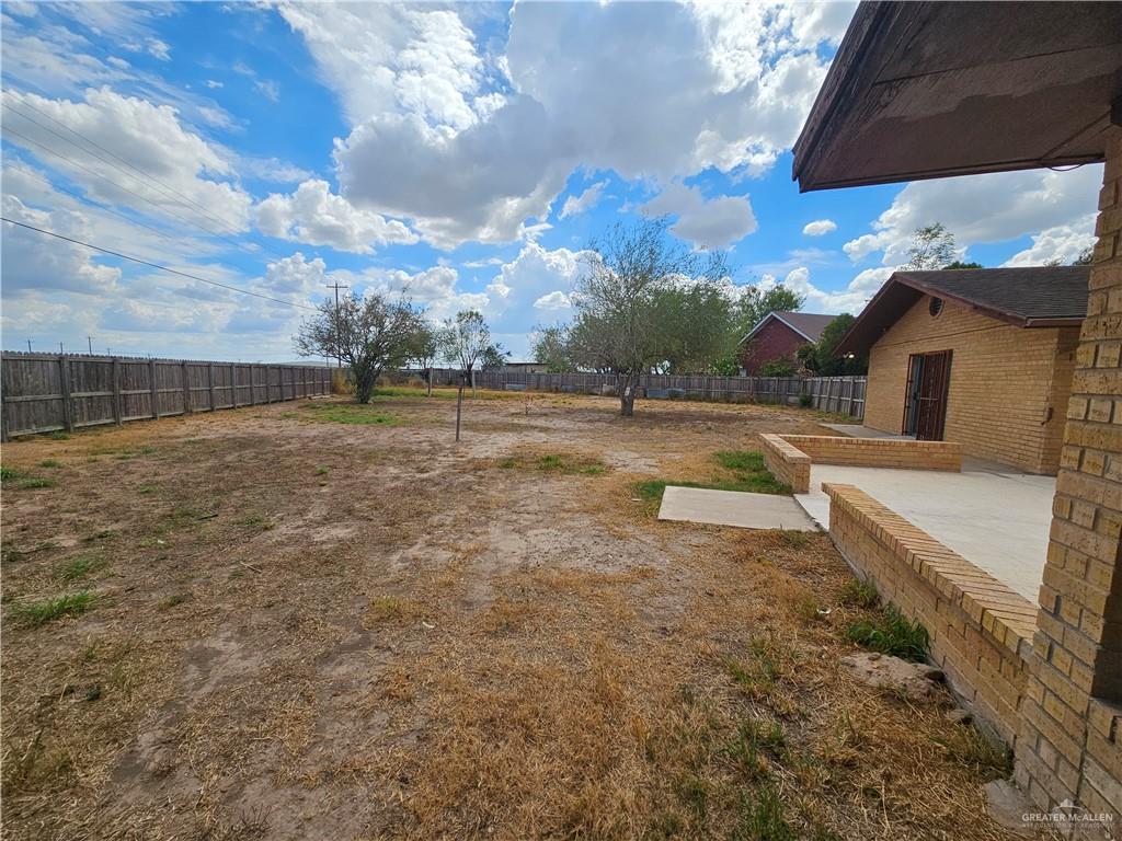 330 Oak Street Rio Grande City, TX 78582 - Photo 4 of 21 Gallery Image 4