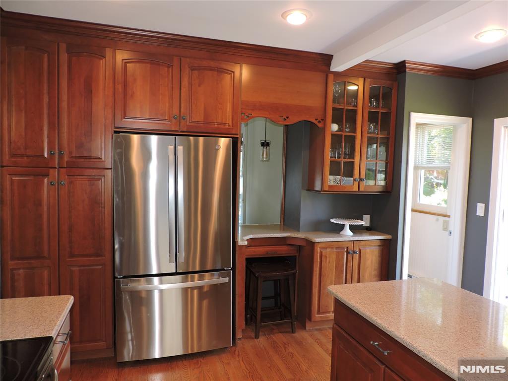 186 Godwin Avenue Ridgewood, NJ 07450 - Photo 8 of 20