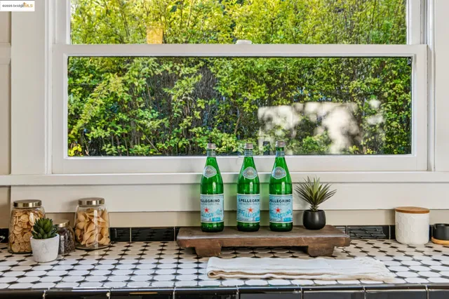 $1,695,000 | 2636 Alcatraz Avenue, Oakland, CA 94618