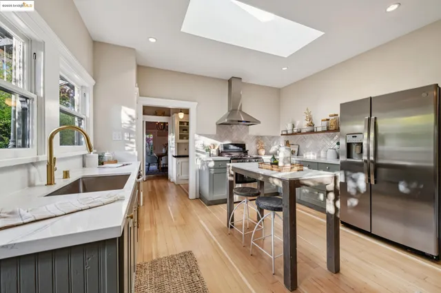 $1,695,000 | 2636 Alcatraz Avenue, Oakland, CA 94618