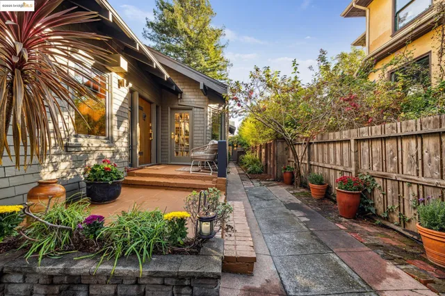 $1,695,000 | 2636 Alcatraz Avenue, Oakland, CA 94618