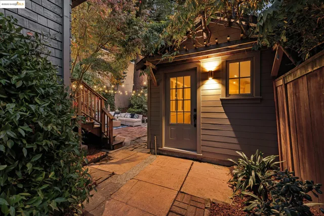 $1,695,000 | 2636 Alcatraz Avenue, Oakland, CA 94618