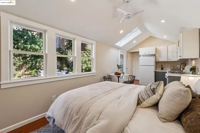 $1,695,000 | 2636 Alcatraz Avenue, Oakland, CA 94618