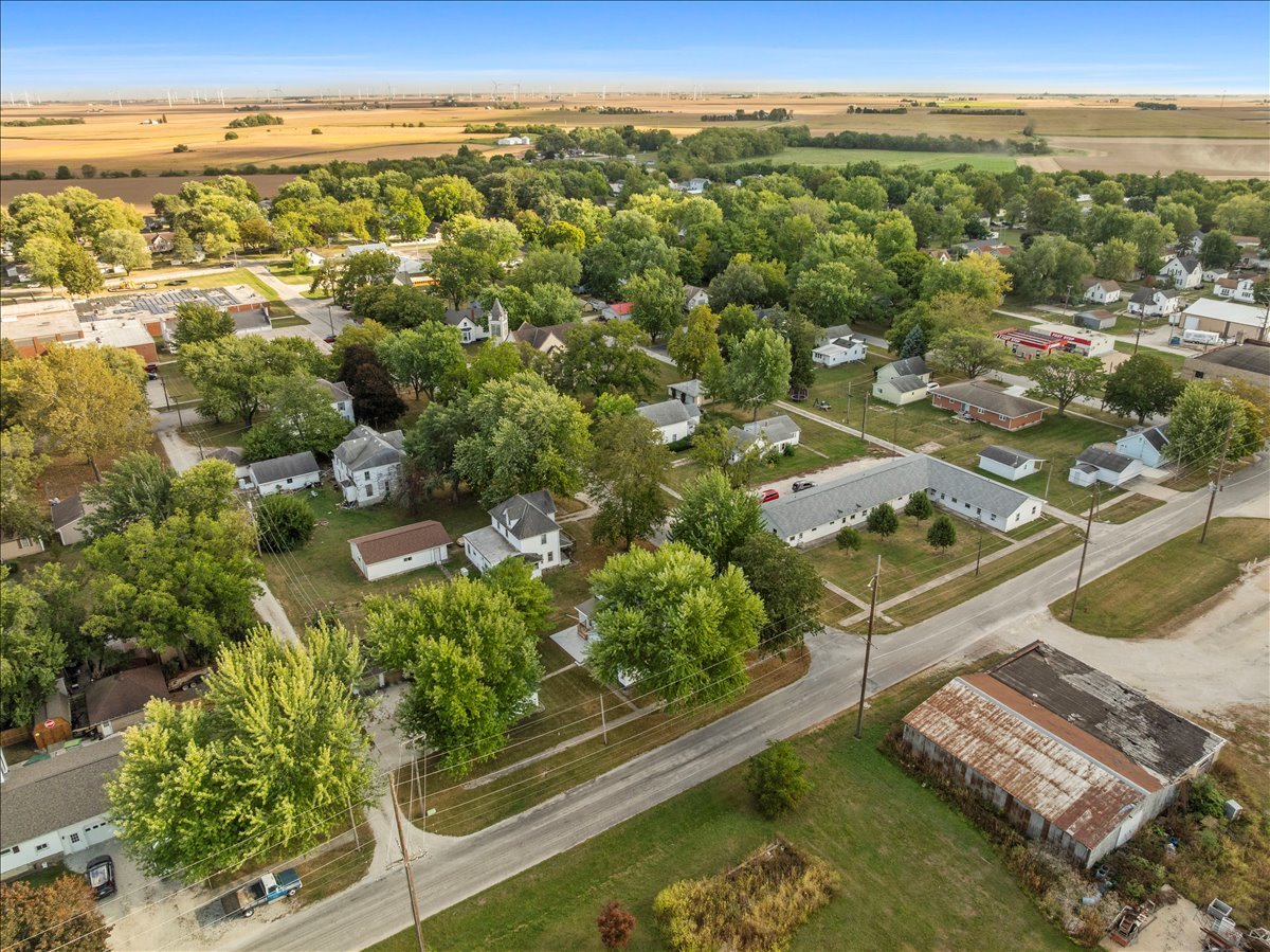 200 North Front Street Odell, IL 60460 - Photo 27 of 40 an aerial view of residential houses with outdoor space and ocean view