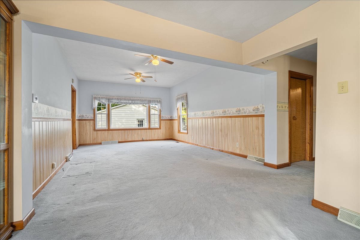 200 North Front Street Odell, IL 60460 - Photo 10 of 40 a view of an empty room with a window