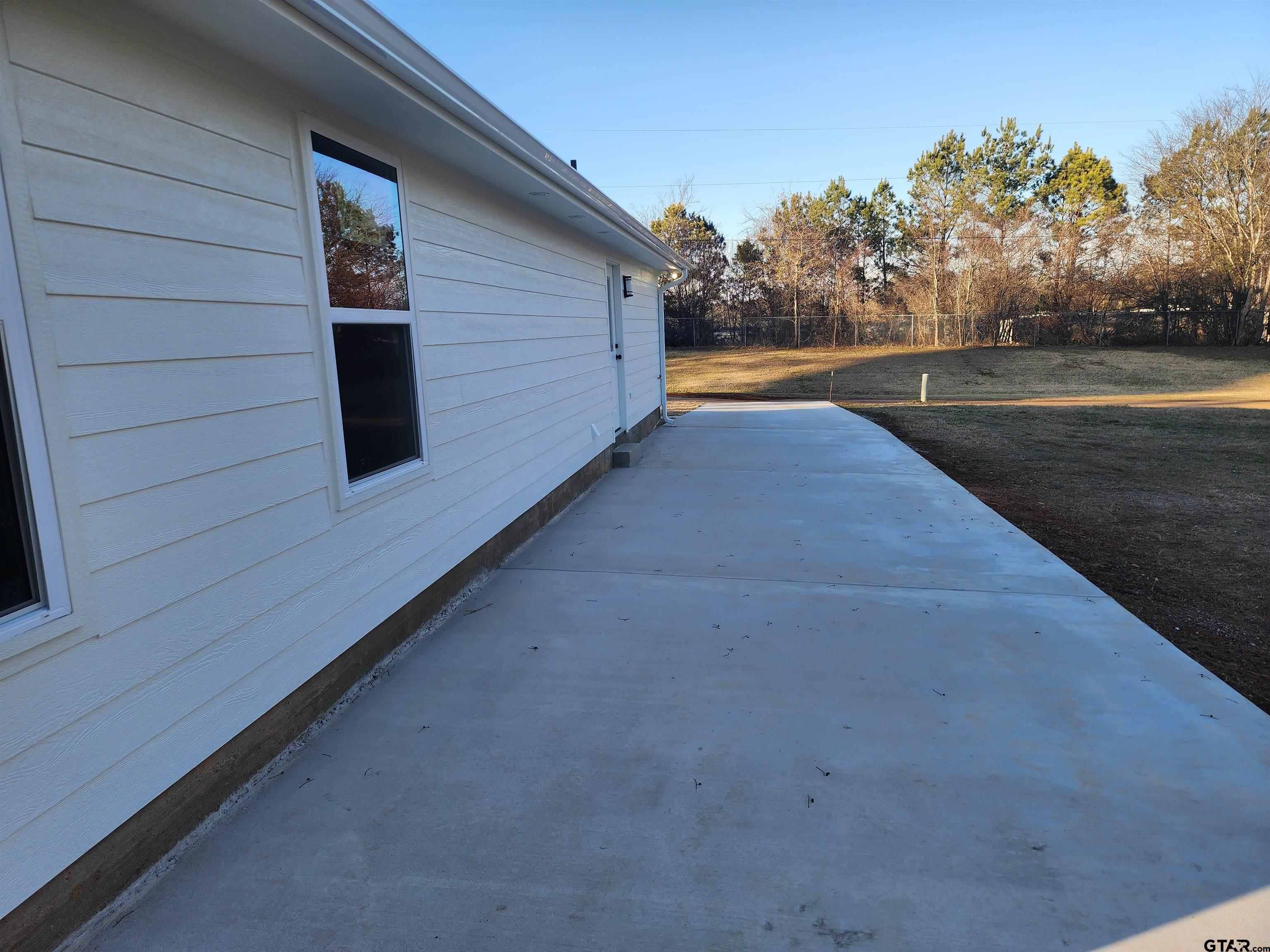 412 Garver Street Pittsburg, TX 75686 - Photo 12 of 14 a view of a terrace