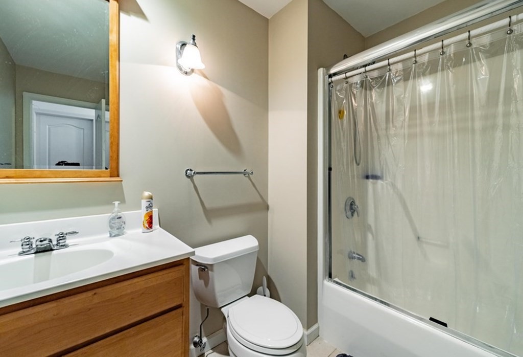 21 Hadley Court Springfield, MA 01119 - Photo 8 of 12