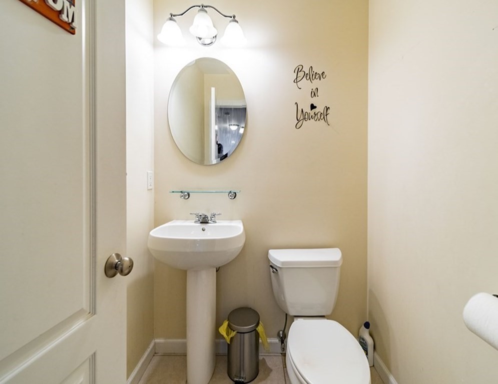 21 Hadley Court Springfield, MA 01119 - Photo 10 of 12