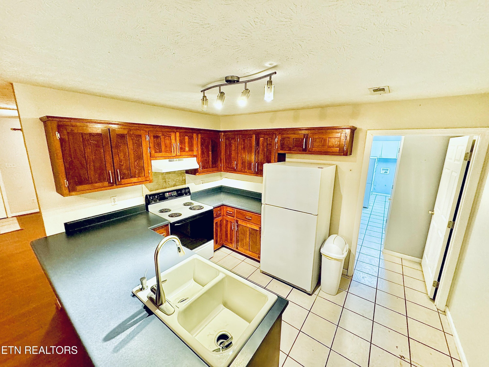 6649 Crye Road Maryville, TN 37801 - Photo 5 of 32 Gallery Image 5