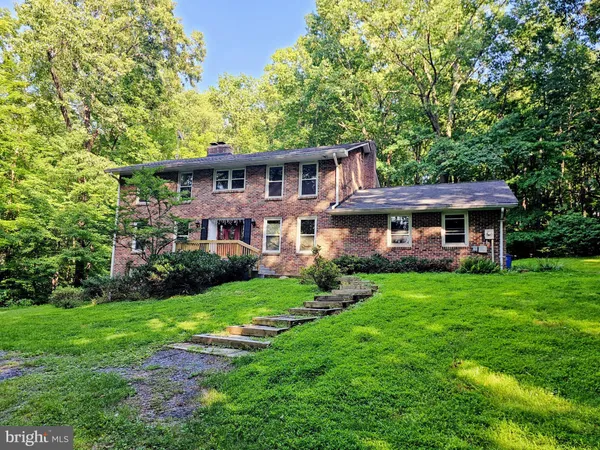$700,000 | 23800 Whites Ferry Road, Dickerson, MD 20842