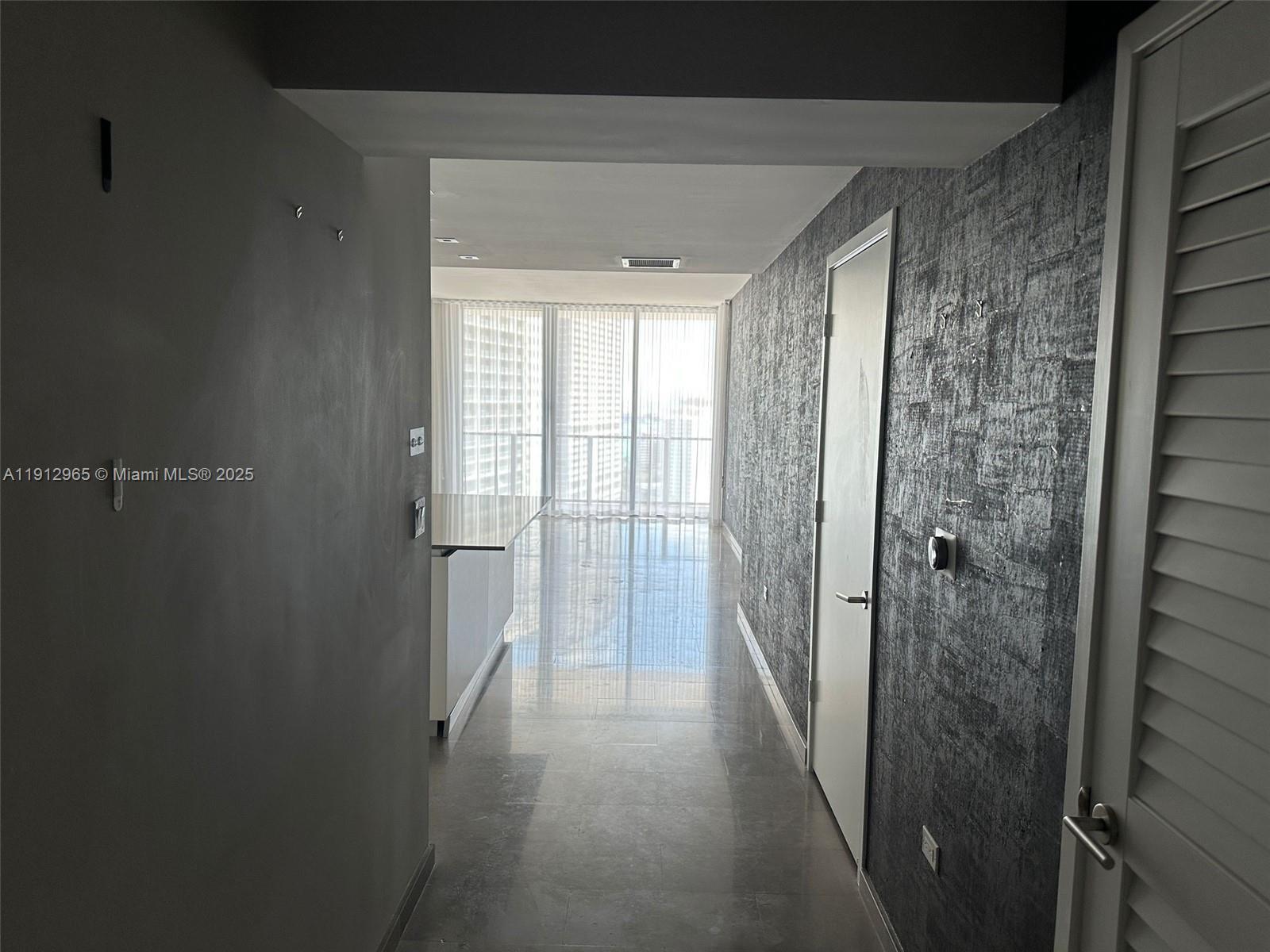 68 Southeast 6th Street, Unit 2205 Miami, FL 33131 - Photo 26 of 28