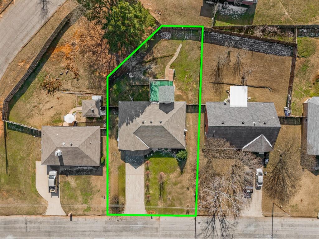 804 Alta Street Longview, TX 75604 - Photo 20 of 20 an aerial view of a house