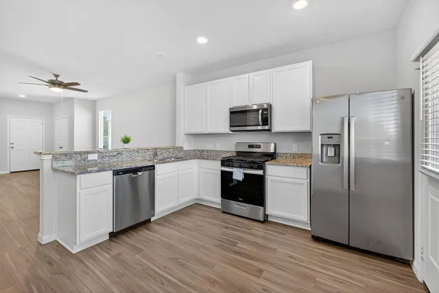 $2,000 | 1409 Mount Bassie Trail, Conroe, TX 77301