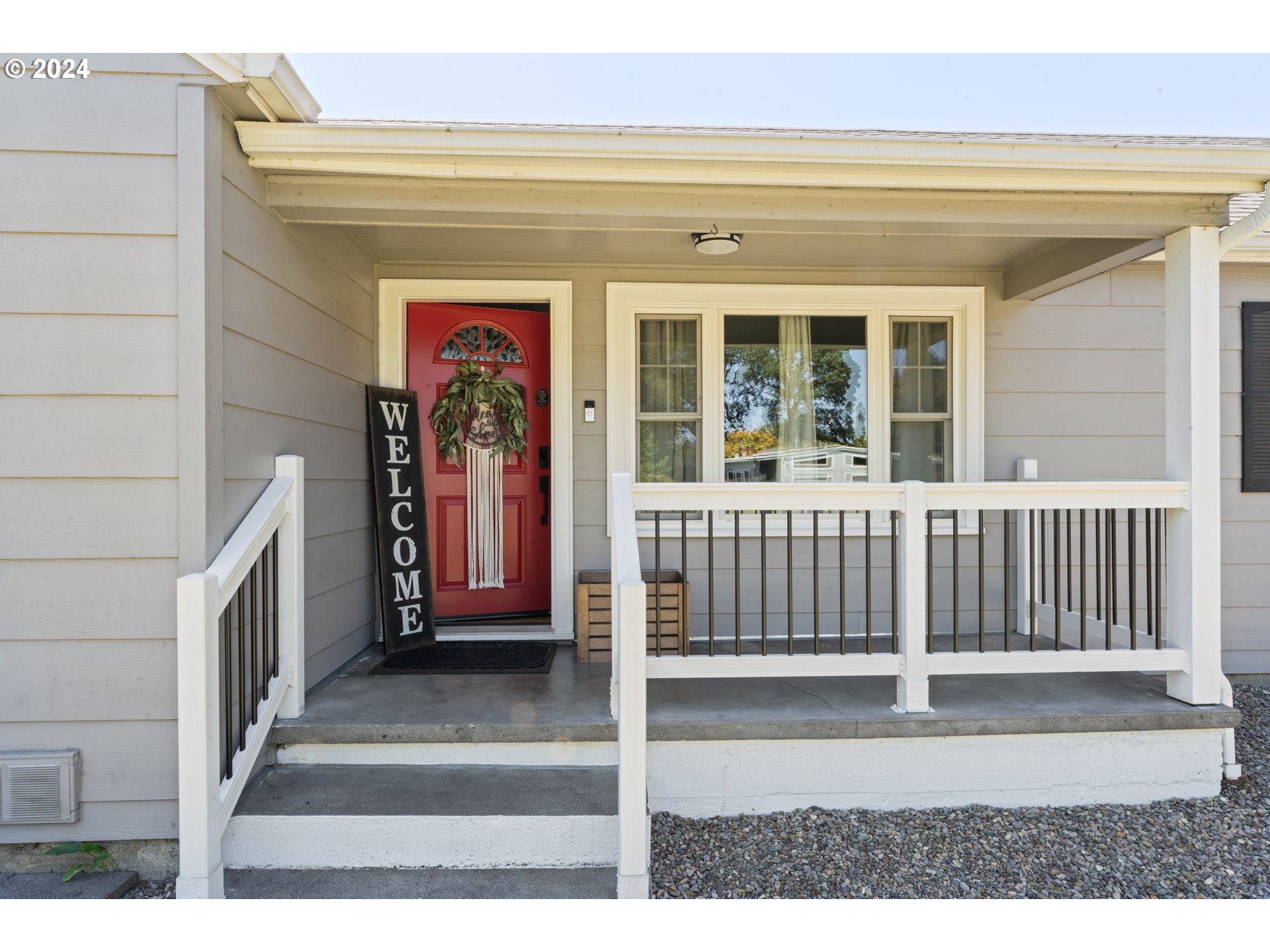 2070 Fairway Loop Eugene, OR 97401 - Photo 3 of 48 Gallery Image 3