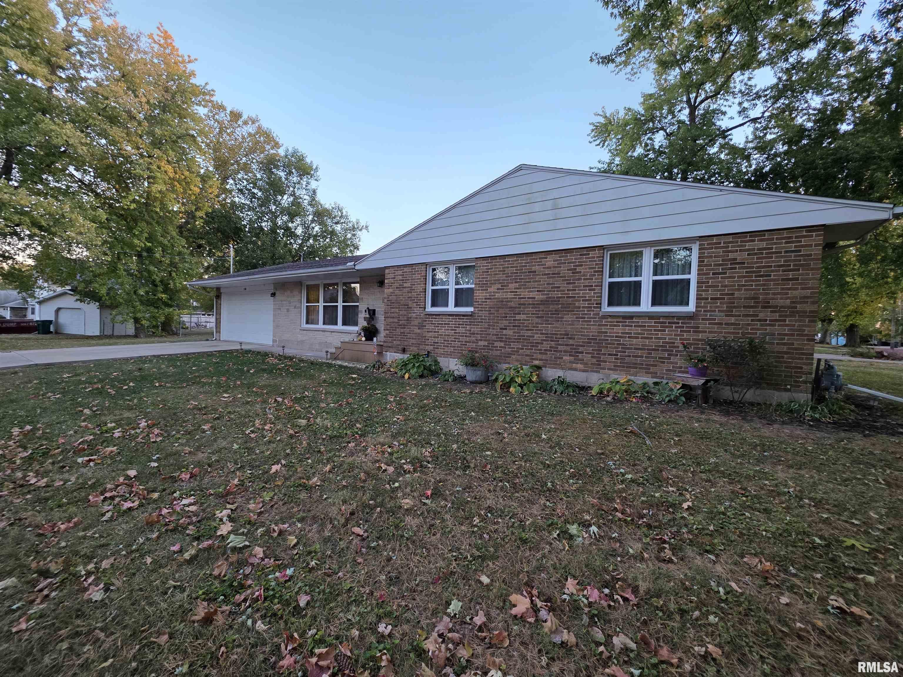 130 East Court Street Farmington, IL 61531 - Photo 2 of 17