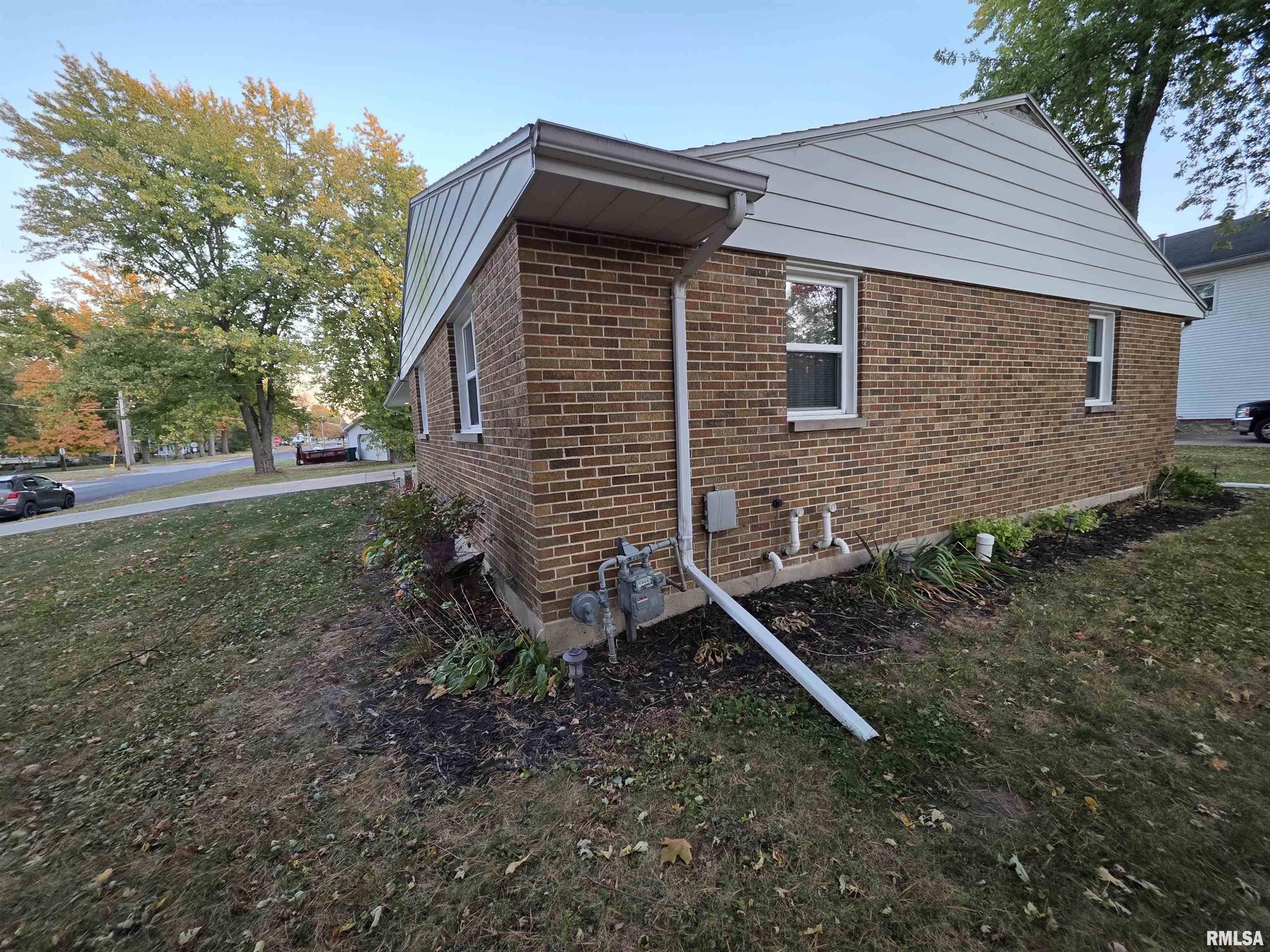 130 East Court Street Farmington, IL 61531 - Photo 3 of 17