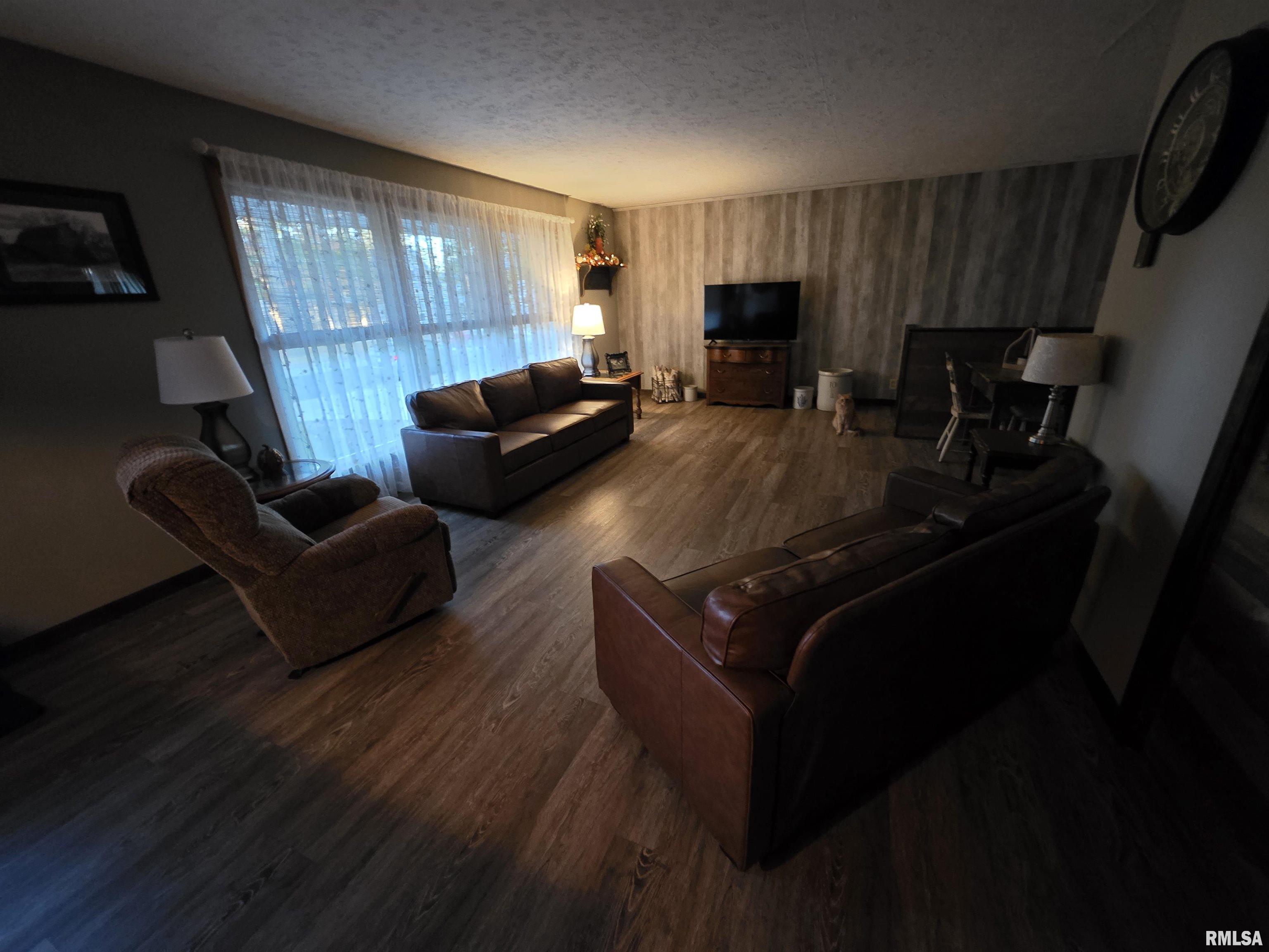 130 East Court Street Farmington, IL 61531 - Photo 5 of 17