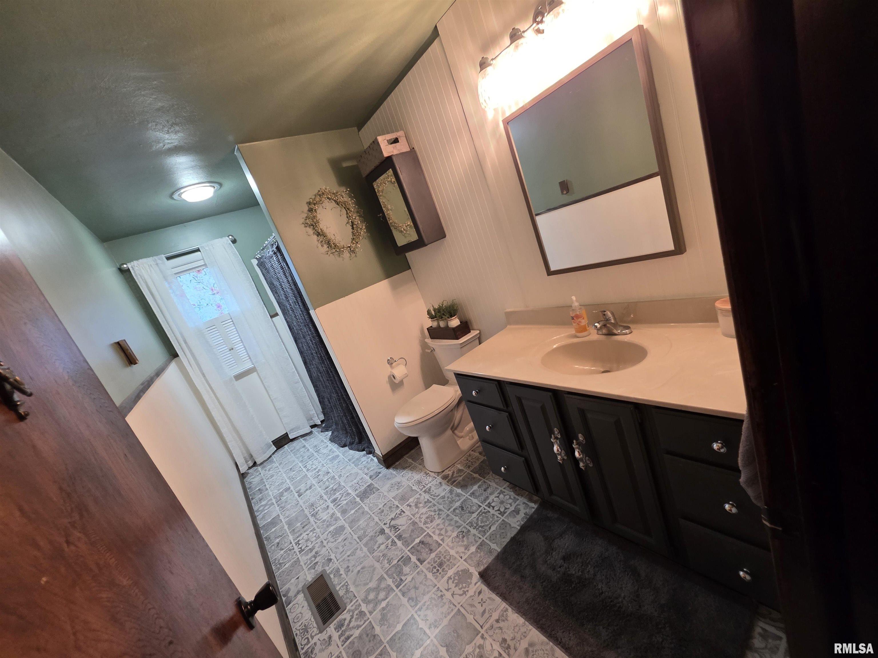 130 East Court Street Farmington, IL 61531 - Photo 9 of 17